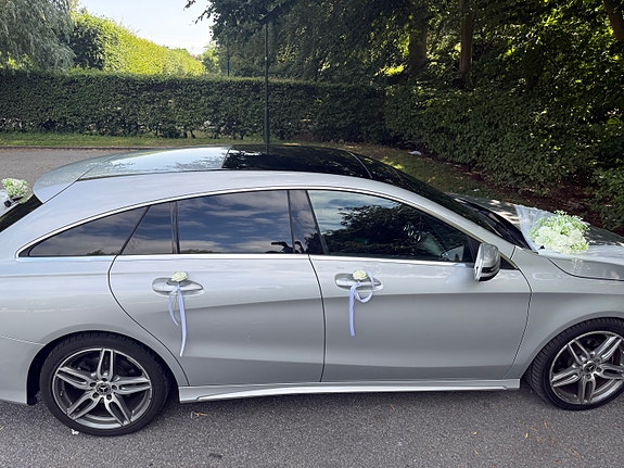 Mercedes-Benz CLA180 2 of 12