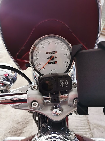 Triumph BONNEVILLE AMERI 9 of 10