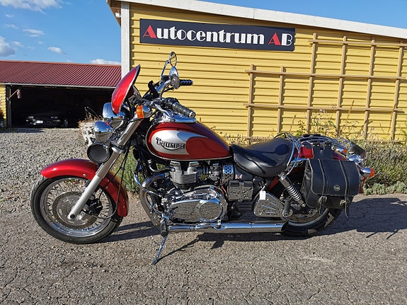 Triumph BONNEVILLE AMERI