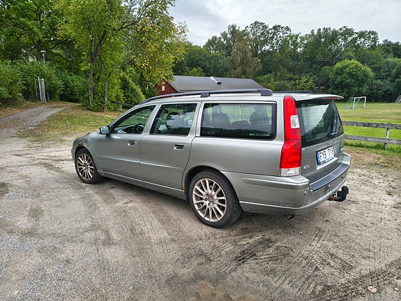 Volvo V70 3 of 23