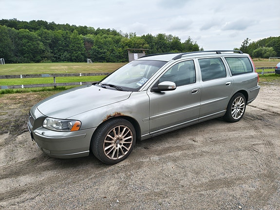 Volvo V70 2 of 23