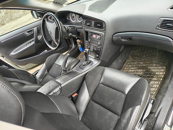 Volvo V70 9 of 23