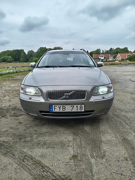 Volvo V70 6 of 23