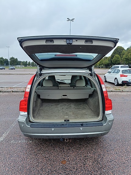 Volvo V70 7 of 15