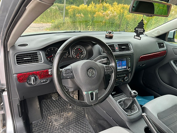 Volkswagen Jetta 6 of 6