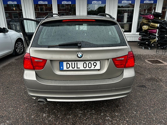 BMW 320d 2 of 6