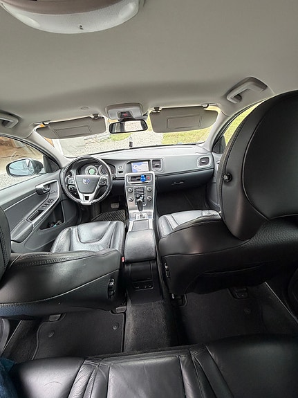 Volvo S60 2 of 11