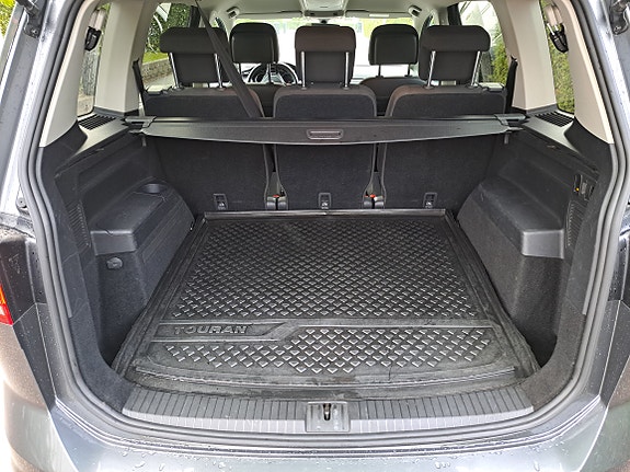 Volkswagen Touran 7 of 7