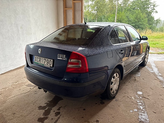 Skoda Octavia 2 of 5