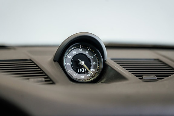 Porsche 911 24 of 30