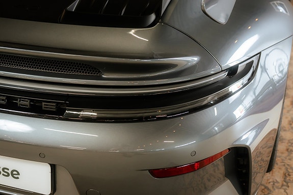 Porsche 911 15 of 30