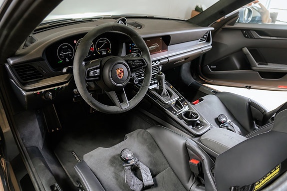 Porsche 911 18 of 30