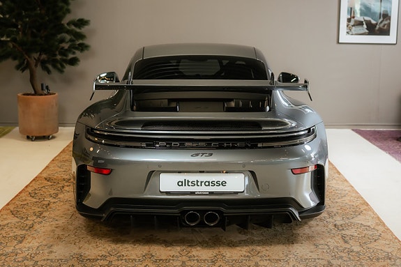 Porsche 911 16 of 30