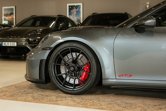 Porsche 911 8 of 30