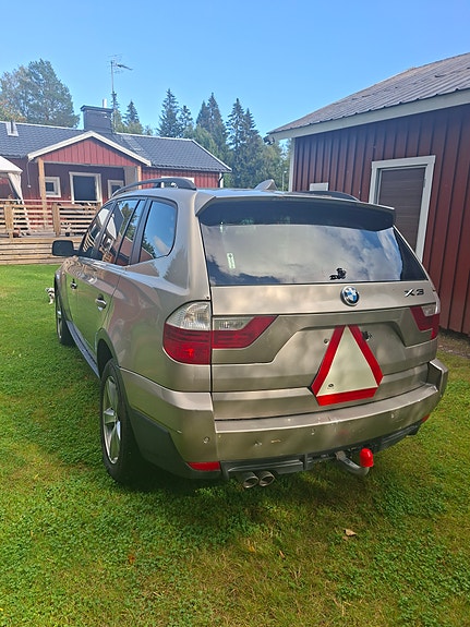 BMW X3 3 of 6