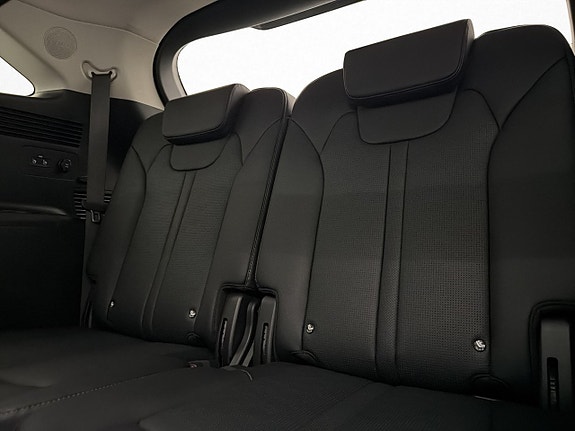 Kia Sorento 21 of 30