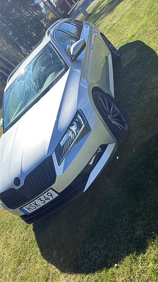Skoda Superb 2 of 10