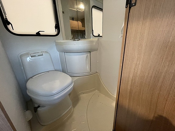 Adria Aviva 563 PT Familjevagn/1500 kg/ 7 of 16