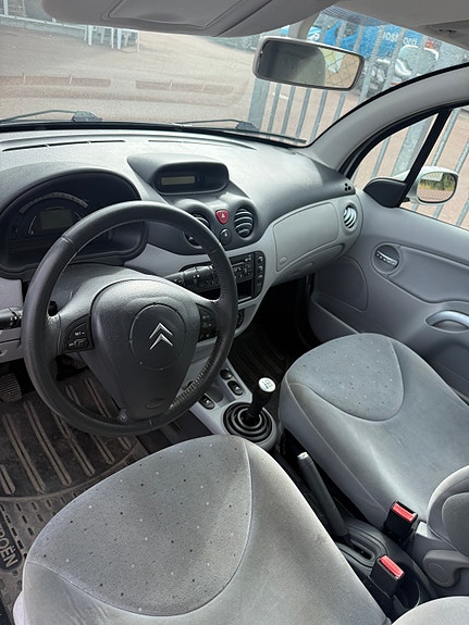 Citroen C3 2 of 8