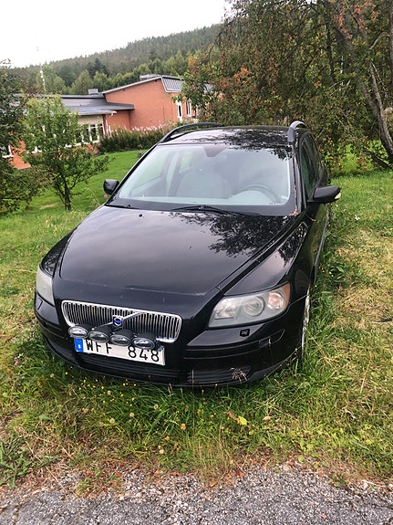 Volvo V50 3 of 5