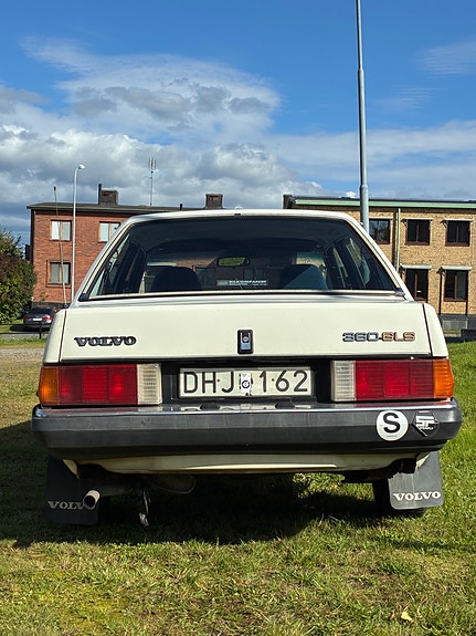 Volvo 360 4 of 13