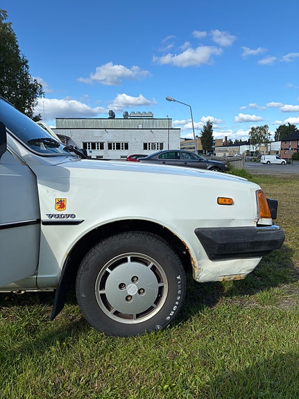 Volvo 360 9 of 13