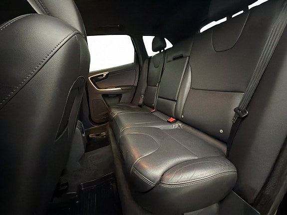 Volvo XC60 18 of 30