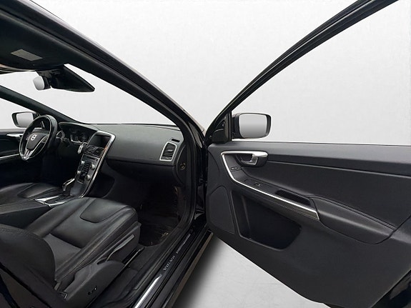 Volvo XC60 17 of 30