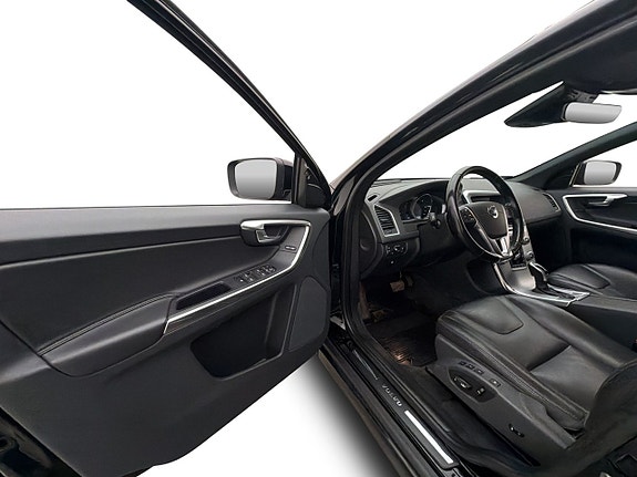 Volvo XC60 12 of 30