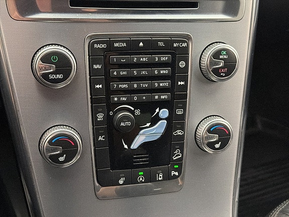Volvo XC60 25 of 30