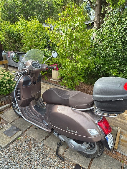 Vespa GTS 300 E4 4 of 4