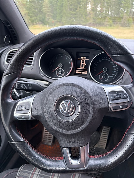 Volkswagen Golf VI 7 of 10