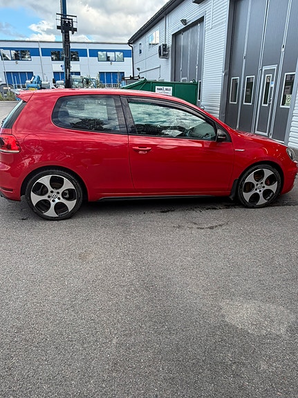 Volkswagen Golf VI 3 of 10