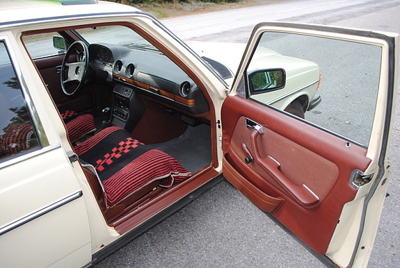 Mercedes-Benz 200 8 of 11