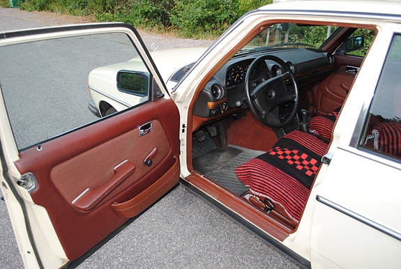 Mercedes-Benz 200 7 of 11