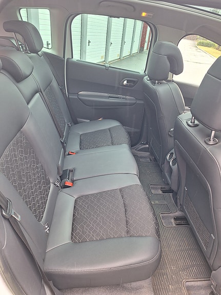 Peugeot 3008 6 of 8
