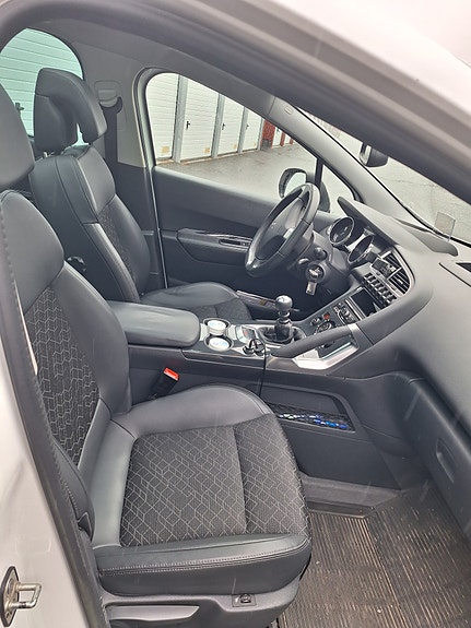 Peugeot 3008 5 of 8