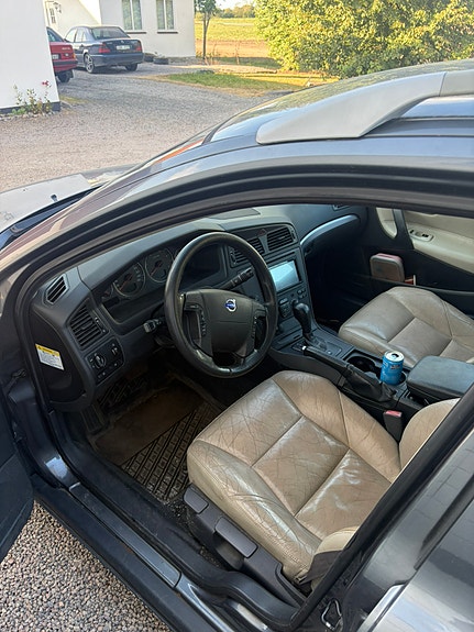 Volvo V70 4 of 4