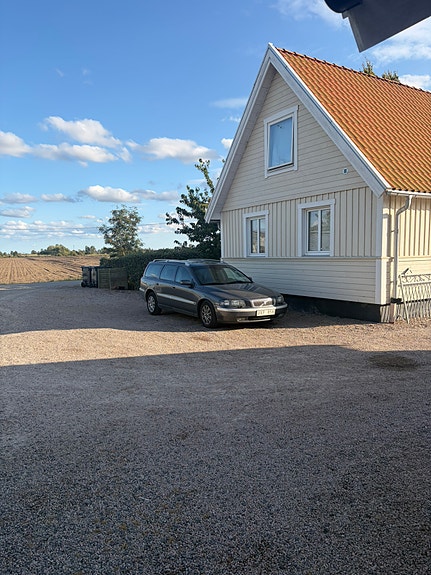 Volvo V70 3 of 4
