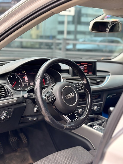 Audi A6 4 of 4