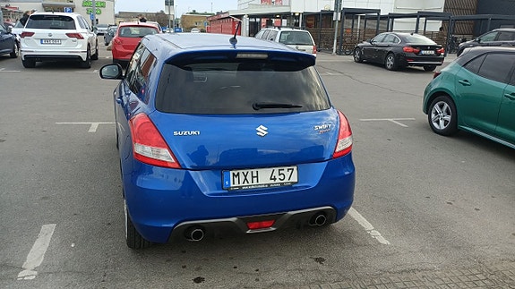 Suzuki Swift 2 of 8