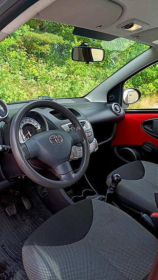 Toyota Aygo 8 of 14