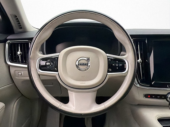 Volvo V90 Cross Country 21 of 30