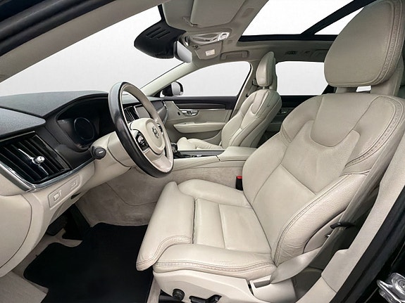 Volvo V90 Cross Country 23 of 30