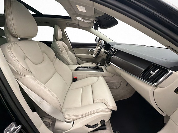 Volvo V90 Cross Country 14 of 30