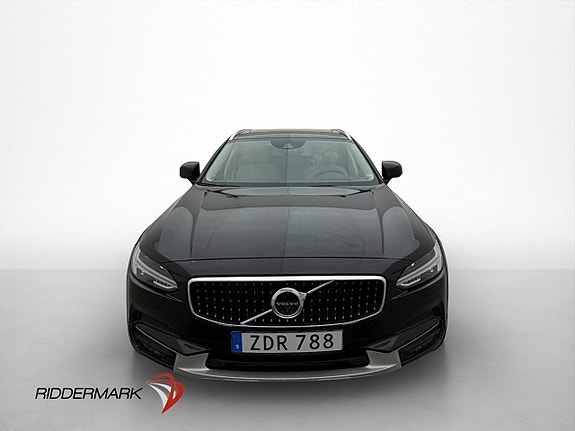Volvo V90 Cross Country 2 of 30