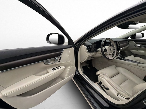 Volvo V90 Cross Country 22 of 30