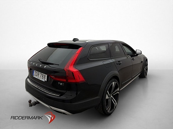 Volvo V90 Cross Country 8 of 30