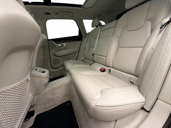 Volvo V90 Cross Country 19 of 30