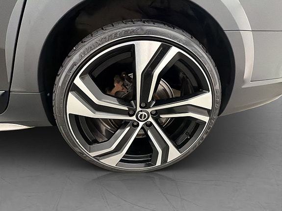 Volvo V90 Cross Country 11 of 30